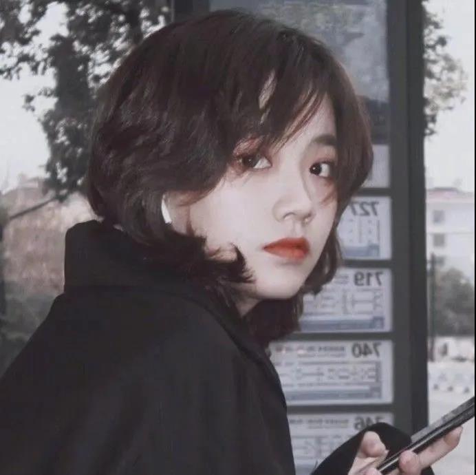 适合发自拍的俏皮句子