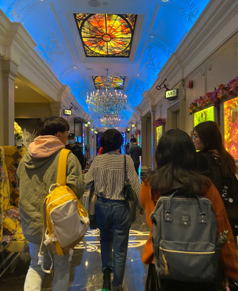 姐妹聚会吃饭开心的句子