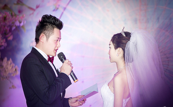 结婚典礼新郎发言词简短感恩 感动流泪的婚礼新郎发言稿范文